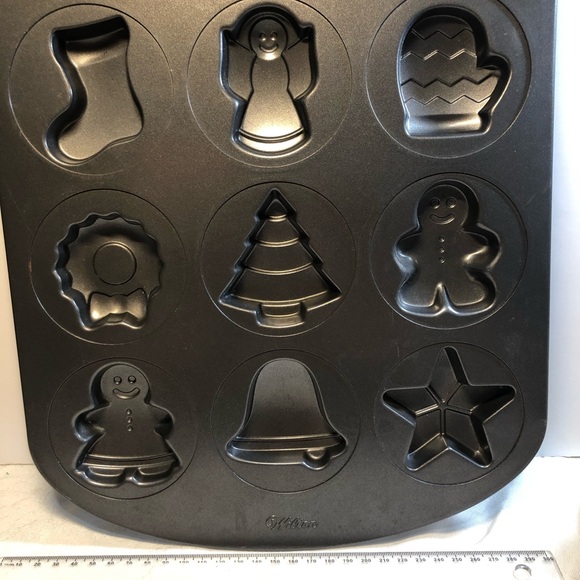 Wilton Cookie Pan Mold Christmas 12 Design Tree Santa Gingerbread Stocking Star - Picture 9 of 9